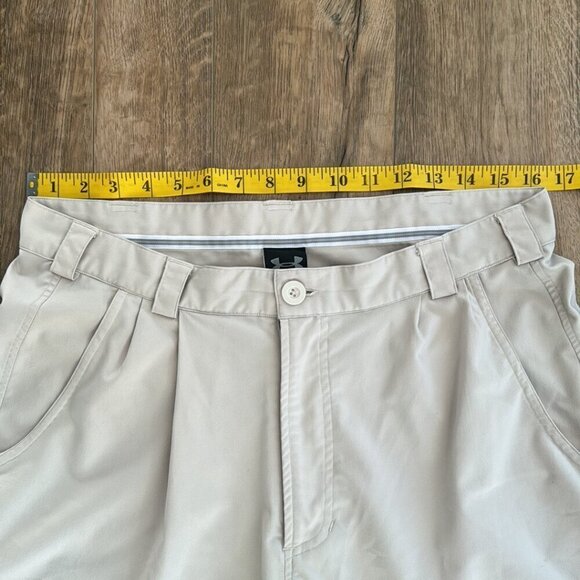 Under Armour Khaki Pleated Hiking Golf Shorts - Picture 5 of 7